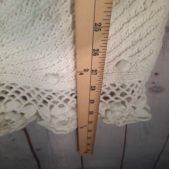 Vintage Express Hand Knit 1980s Floral Crochet Hem sweater - Picture 9 of 11